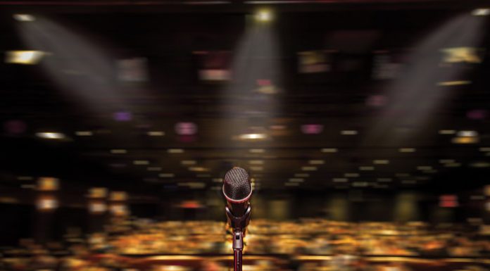 Frum, Female, and Funny // Henya Shochat is a Chareidi stand-up comic