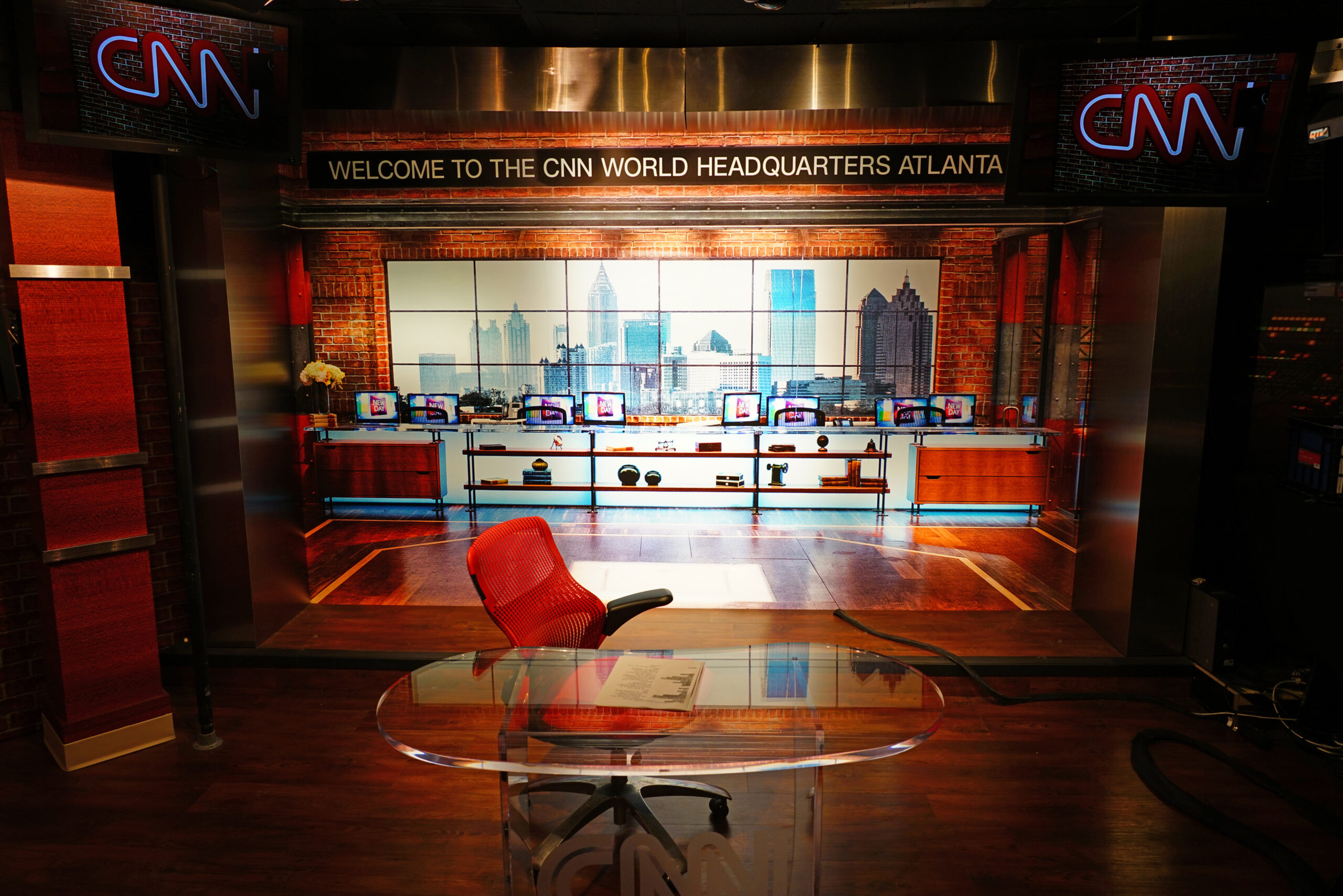 CNN Anchor Stuck in the Mud // Watchdogs snap at Ms. Amanpour - Vimarsana News
